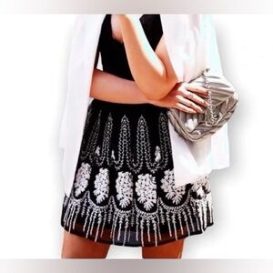 ZARA WOMAN Size L Embroidered Tulle Skirt Black White Cream Stitching Lined NWT
